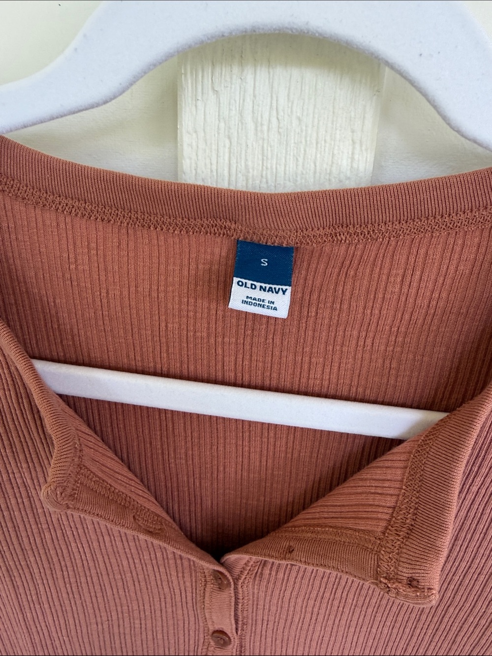 Old Navy button top - Picture 2 of 4